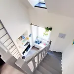 Appartement Petit Duplex Lumineux, Hyper Centre à 2 Pas Du Port, Intendance Luxury Host *