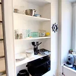 Petit Duplex Lumineux, Hyper Centre à 2 Pas Du Port, Intendance Luxury Host Appartement *